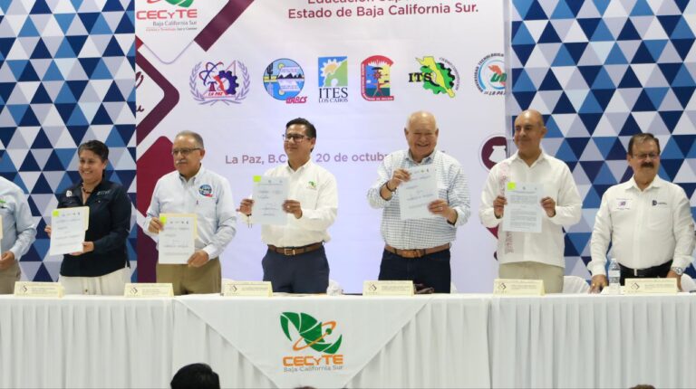 BCS firma acuerdo educativo pionero que elimina examen de admisión