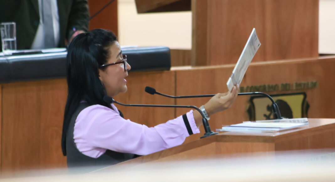 Reconocen a Martha Reyes por su labor científica en BCS