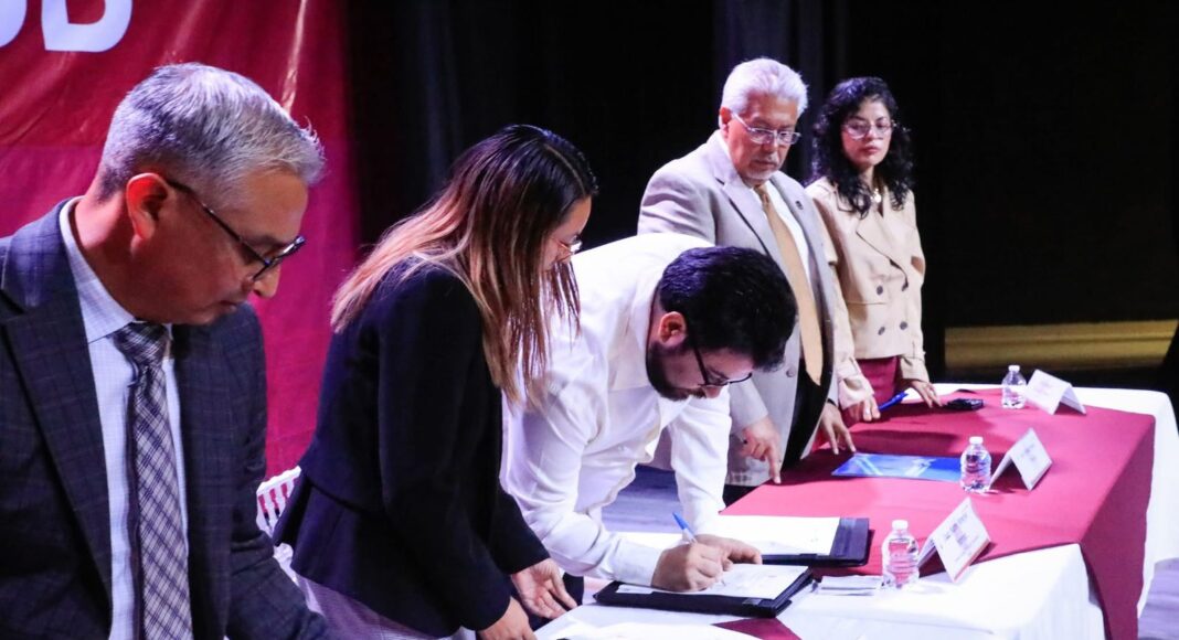 Naucalpan firma convenios para prácticas y servicio social estudiantil