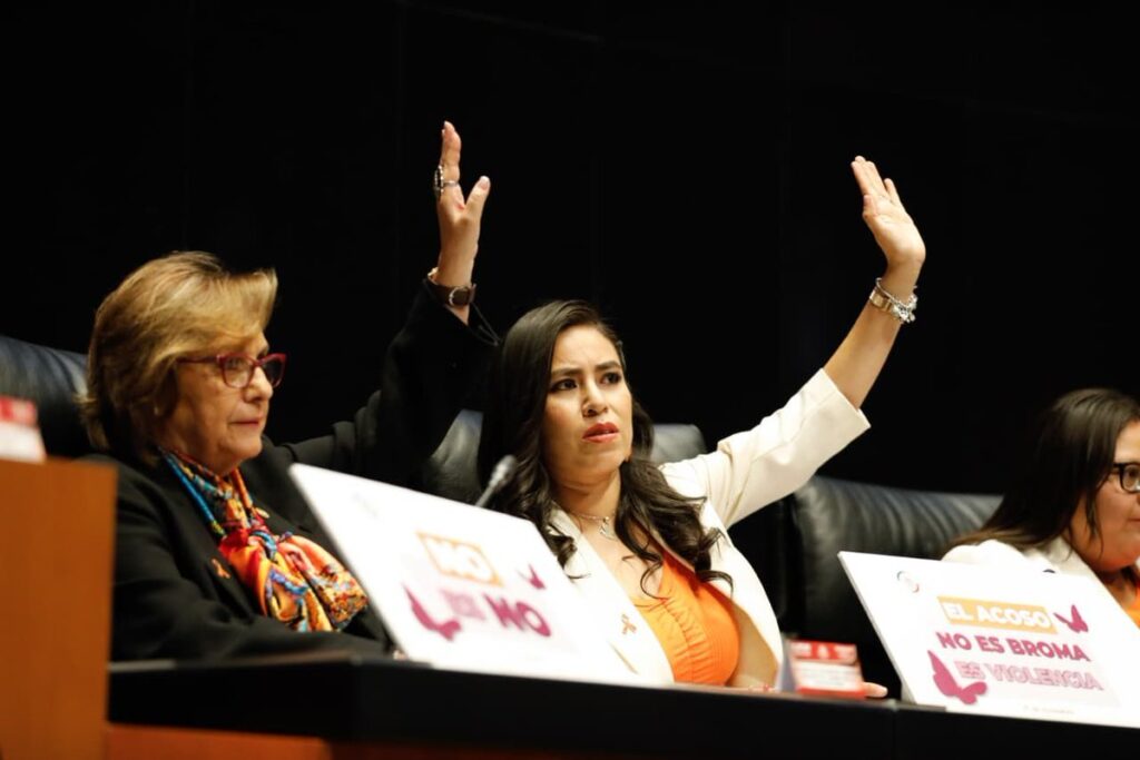 Senado avala izar bandera a media asta por Francisco Villa 1 Senado avala izar bandera a media asta por Francisco Villa