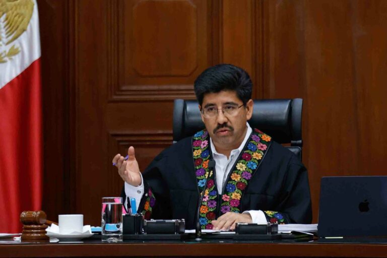 SCJN cierra su puerta principal tras daños en protesta de jóvenes