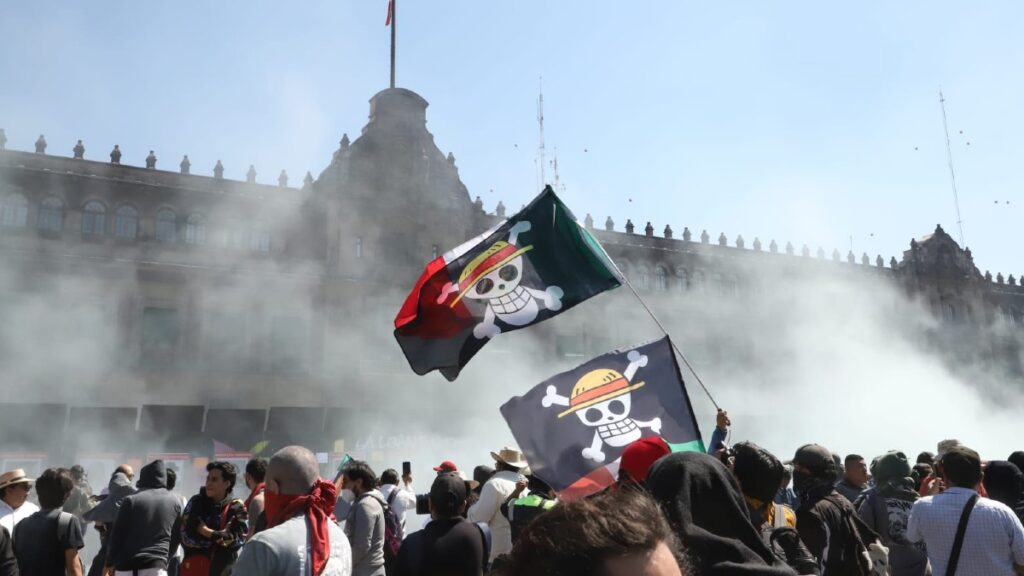 Violencia frente a Palacio Nacional tras marchas de Generación Z y Sombrero 1 Violencia frente a Palacio Nacional tras marchas de Generación Z y Sombrero
