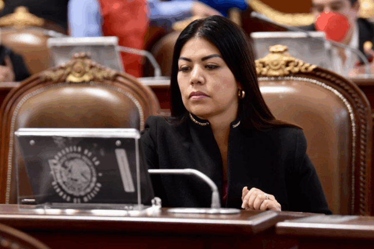 Morena revienta sesión por disculpa de América Rangel
