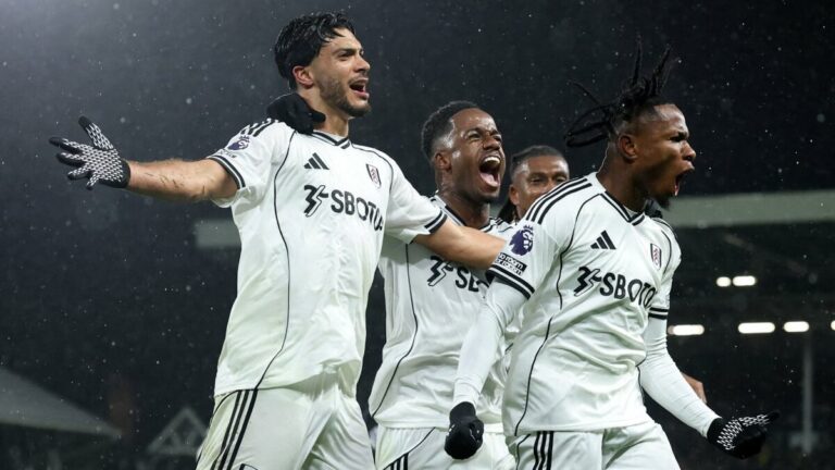 Raúl Jiménez da triunfo al Fulham en la Premier