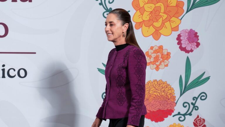 Sheinbaum descarta riesgo inflacionario por alza al salario mínimo