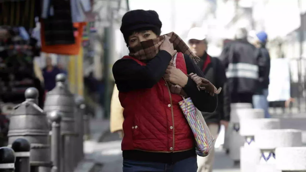 Prevén lluvias torrenciales y bajas temperaturas por frente frío 17 Prevén lluvias torrenciales y bajas temperaturas por frente frío