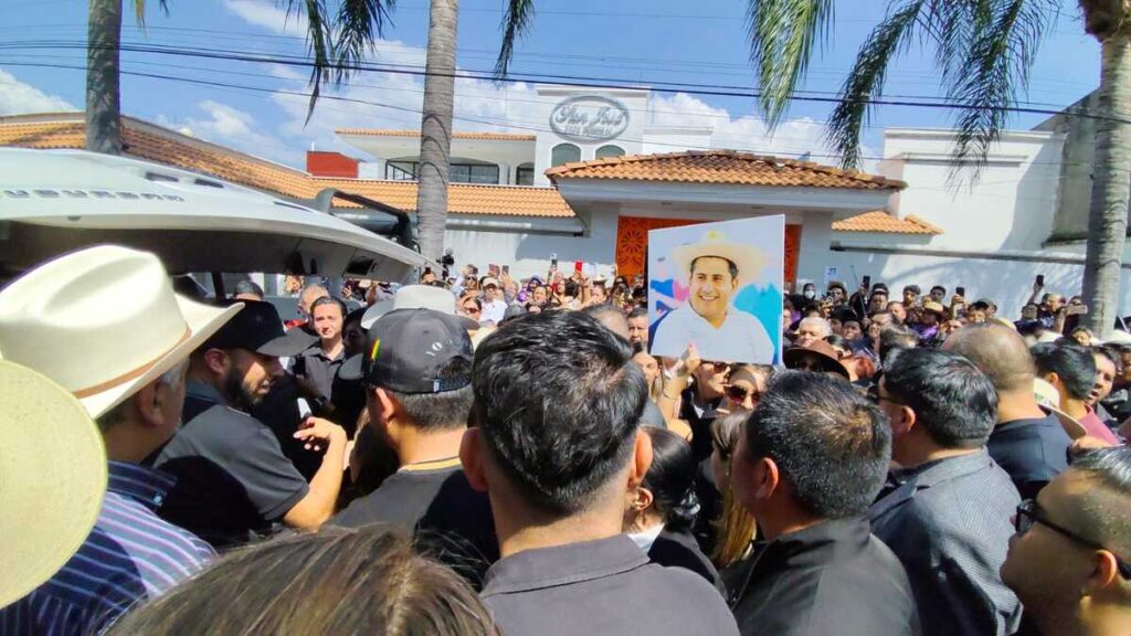 Uruapan exige justicia por asesinato de su alcalde 2 Uruapan exige justicia por asesinato de su alcalde