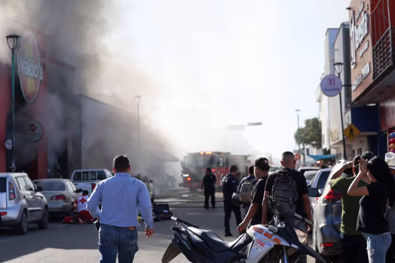 Identifican a las 23 víctimas del incendio en tienda Waldo’s de Hermosillo