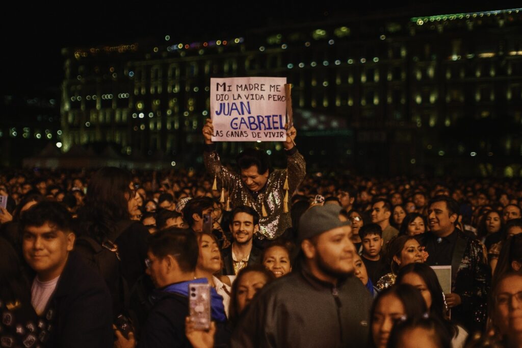 El Zócalo se rinde otra vez ante Juan Gabriel 13 El Zócalo se rinde otra vez ante Juan Gabriel