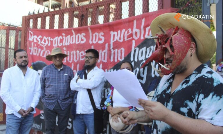 Protestan en Chilpancingo para borrar nombre de Rubén Figueroa