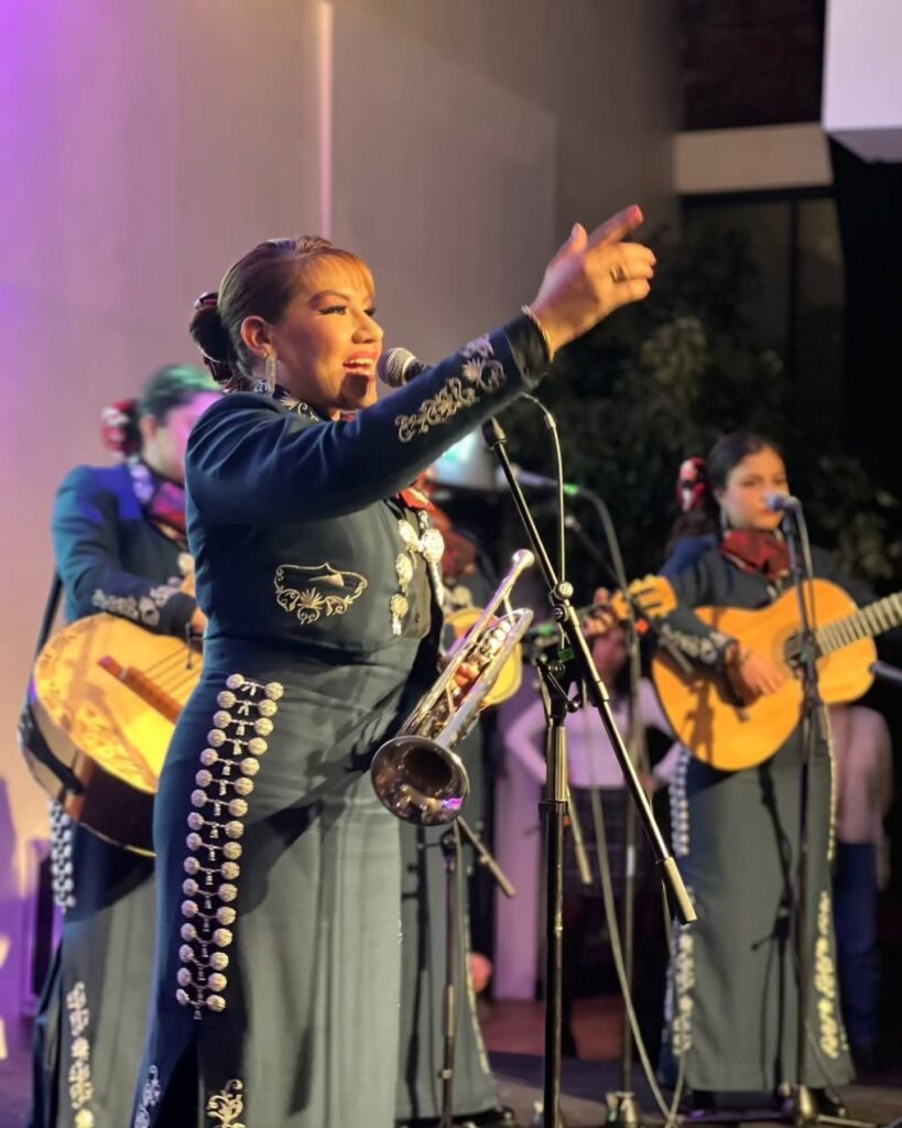Mujeres mariachis desafían estereotipos y toman el escenario 1 Mujeres mariachis desafían estereotipos y toman el escenario