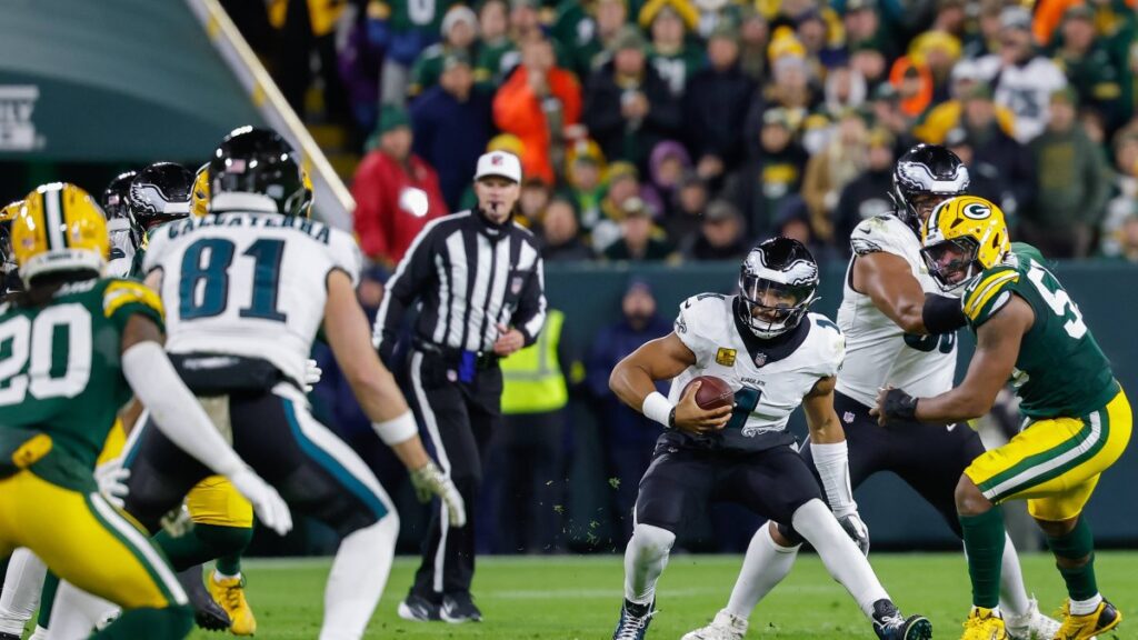 Eagles vencen 10-7 a Green Bay en duelo defensivo 1 Eagles vencen 10-7 a Green Bay en duelo defensivo