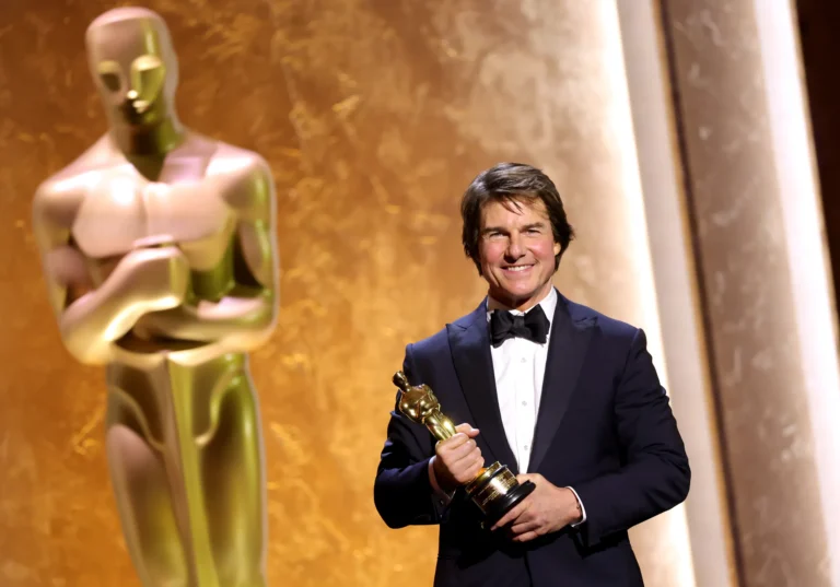 Tom Cruise recibe un Oscar honorario y emociona a Hollywood
