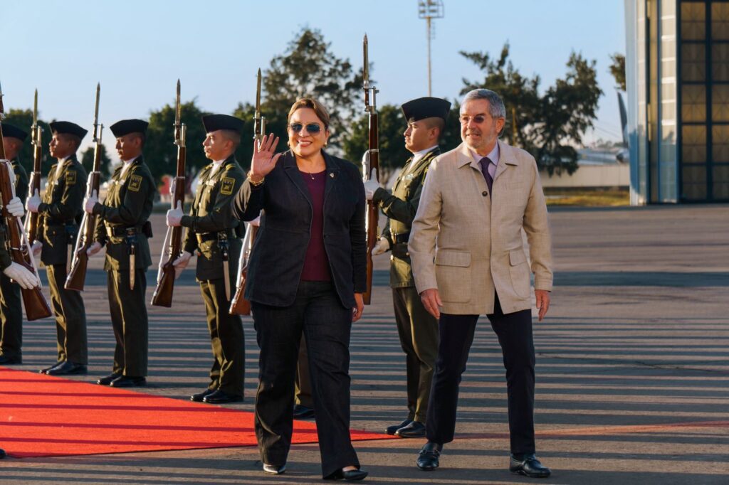 Xiomara Castro llega a México para visita oficial 2 Xiomara Castro llega a México para visita oficial