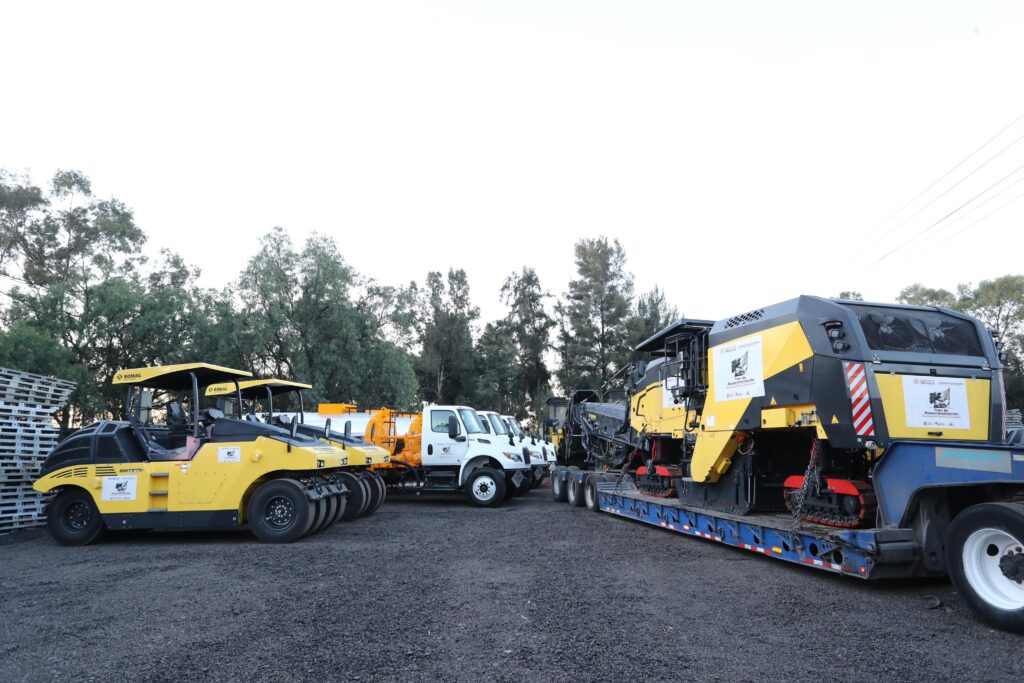 Gobierno destina 1,885 mdp a pavimentación con trenes viales 1 Gobierno destina 1,885 mdp a pavimentación con trenes viales