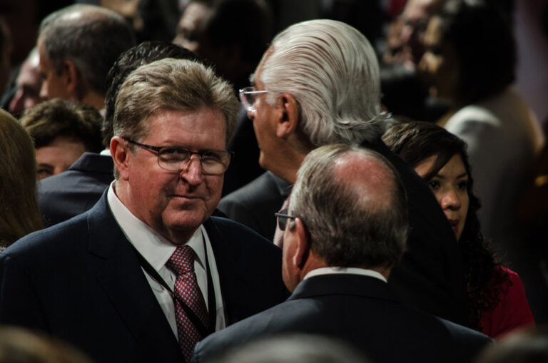 Riqueza de los multimillonarios mexicanos crece 30% en un año