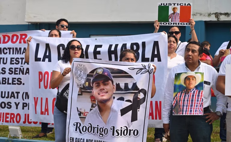 Protesta en Tabasco por muerte de estudiante Rodrigo Isidro