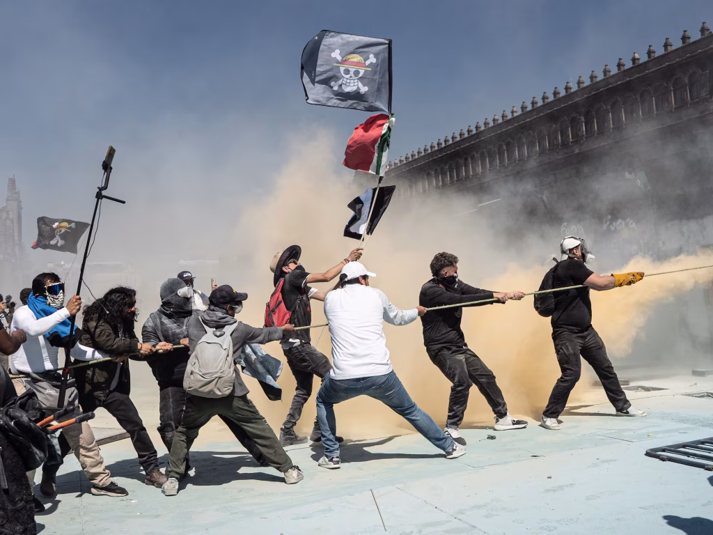 Segob condena actos violentos en protesta en CDMX 2 Segob condena actos violentos en protesta en CDMX