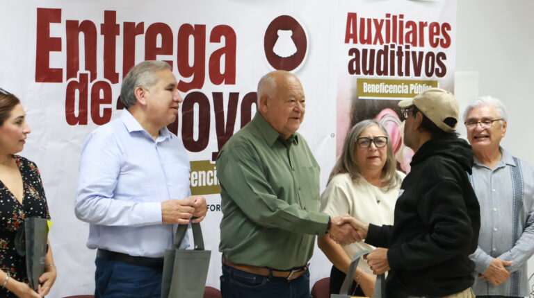 BCS entrega auxiliares auditivos gratuitos a 368 personas