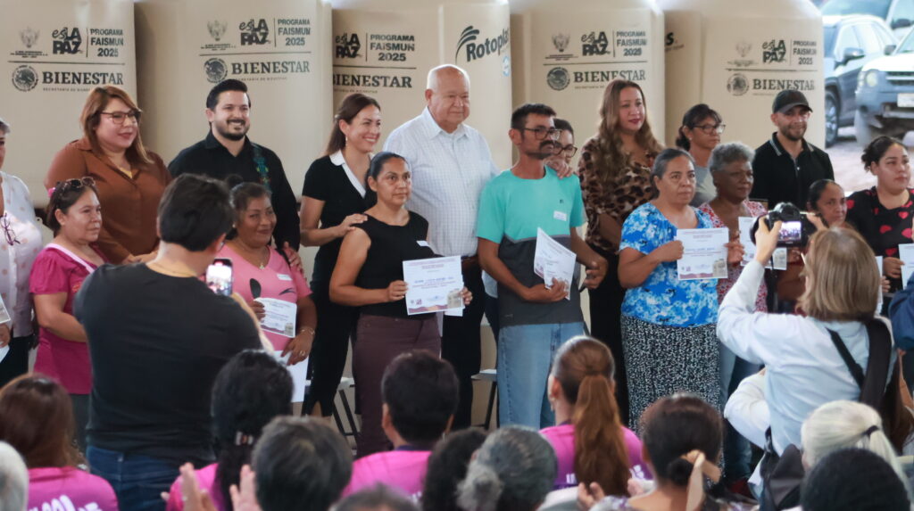 Inaugura gobernador de BCS Punto de Encuentro Comunitario en La Paz 14 Inaugura gobernador de BCS Punto de Encuentro Comunitario en La Paz