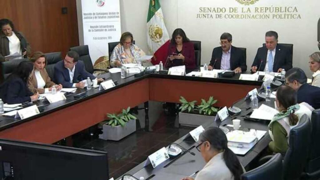 Senado aplaza debate sobre jueces sin rostro a febrero 1 Senado aplaza debate sobre jueces sin rostro a febrero