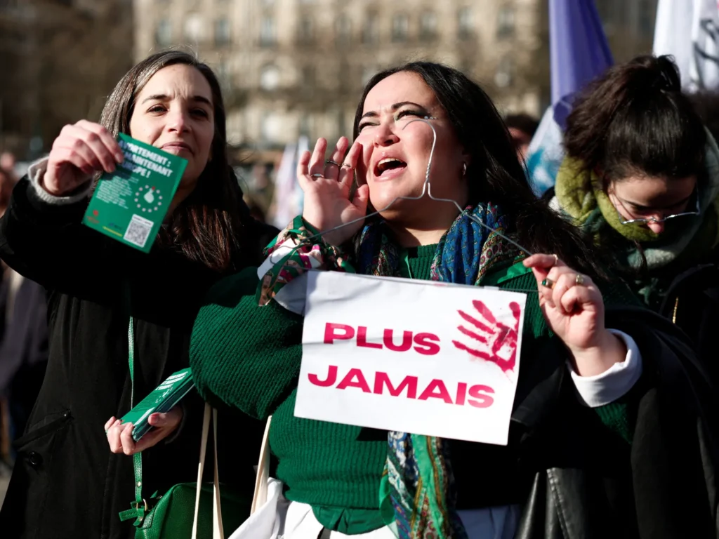 Francia aprueba ley para rehabilitar a mujeres condenadas por abortar 1 Francia aprueba ley para rehabilitar a mujeres condenadas por abortar