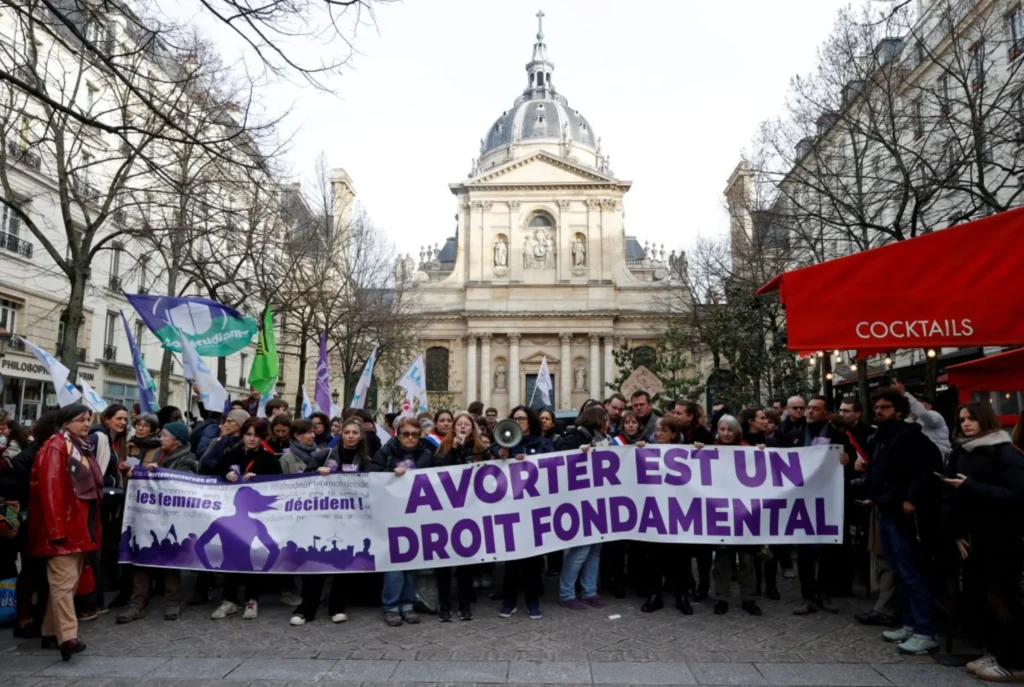 Francia aprueba ley para rehabilitar a mujeres condenadas por abortar 2 Francia aprueba ley para rehabilitar a mujeres condenadas por abortar