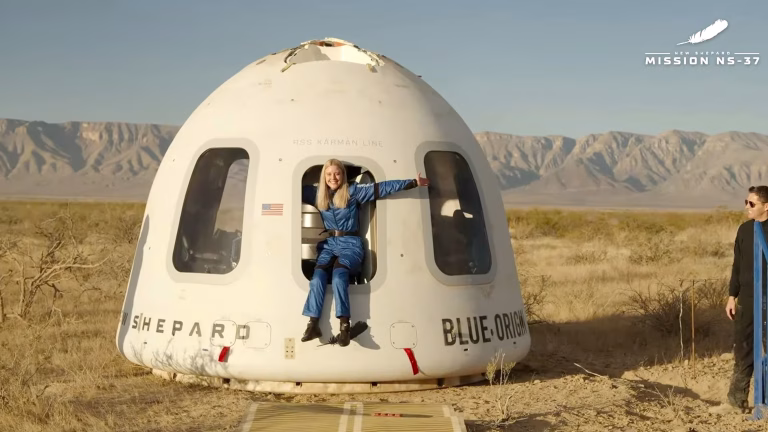 Ingeniera alemana parapléjica viaja al espacio con Blue Origin