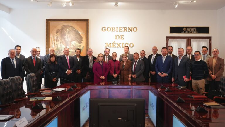 Sheinbaum sostiene segunda reunión con operadores de carga del AIFA