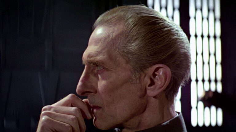 Avanza disputa por la “resurrección digital” de Peter Cushing