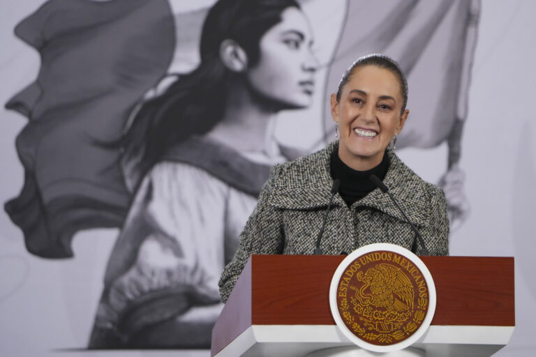 Sheinbaum cuestiona viabilidad de la “Ley Esposa”