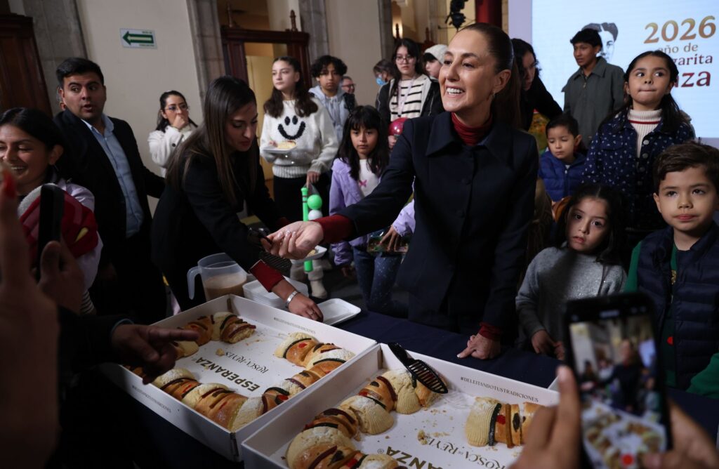 Sheinbaum celebra Día de Reyes con niñas y niños en Palacio 1 Sheinbaum celebra Día de Reyes con niñas y niños en Palacio
