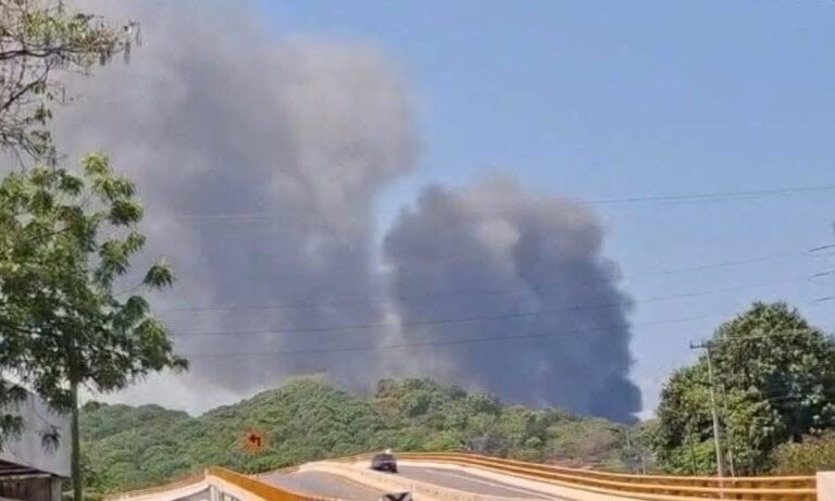Incendio provocado consume basurero de Tapachula; activan operativo