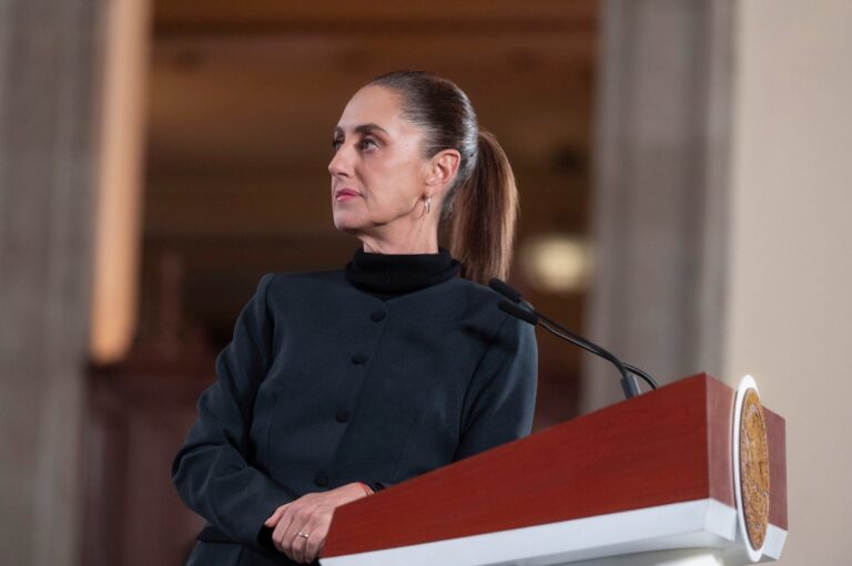 Sheinbaum aclara arribo de avión militar de EU