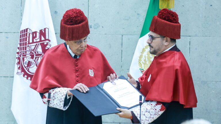 IPN otorga Doctorado Honoris Causa a Cuauhtémoc Cárdenas