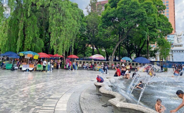 Analizan kioscos para reordenar ambulantaje en la Alameda