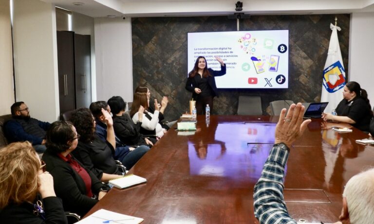 Capacitan a personal del Ejecutivo sobre violencia digital en BCS
