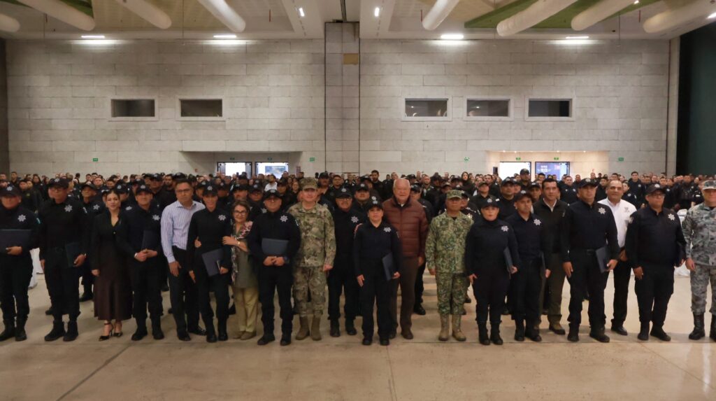 Reconoce Gobernador Castro Cosío labor y vocación de policíasen BCS