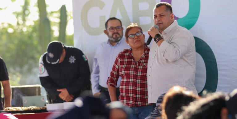 Celebra GAB de la Secretaría General de Gobierno convivenciapor el Día de Reyes en la colonia La Pasión