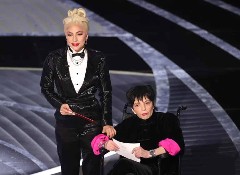 Liza Minnelli revela por qué apareció en silla de ruedas en los Oscar 2022