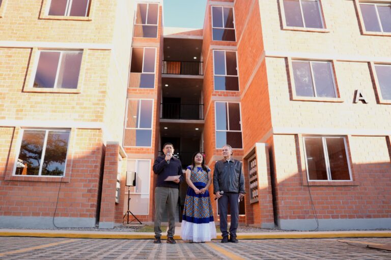 Infonavit inicia construcción de 5 mil viviendas en Oaxaca