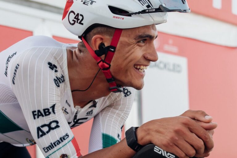 Isaac del Toro gana la primera etapa del Tour UAE