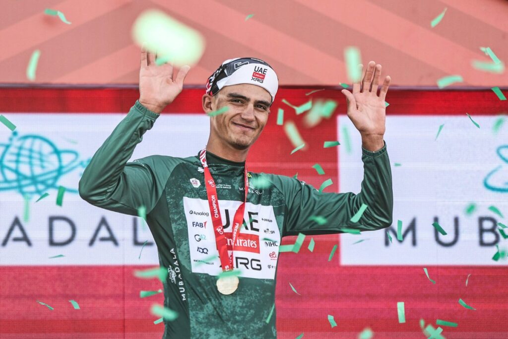 Isaac del Toro gana la primera etapa del Tour UAE 1 Isaac del Toro gana la primera etapa del Tour UAE