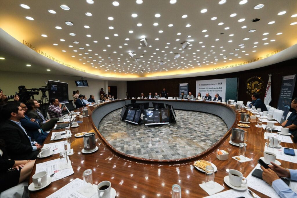 CRT prevé licitar espectro radioeléctrico desde el tercer trimestre 1 CRT prevé licitar espectro radioeléctrico desde el tercer trimestre