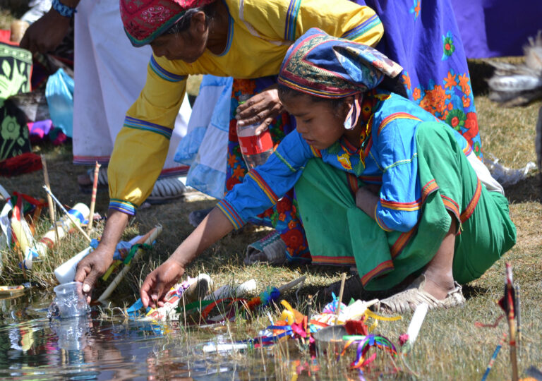 Wixárikas y Wirikuta: defensa del agua, la tierra y la vida