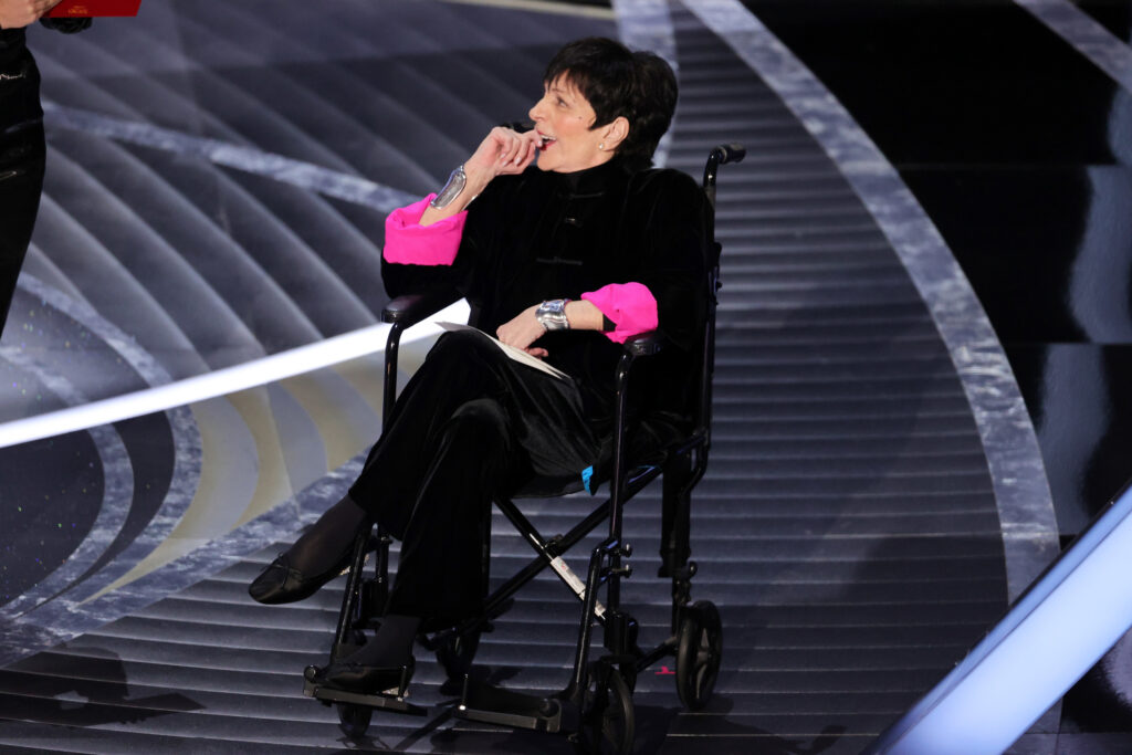 Liza Minnelli revela por qué apareció en silla de ruedas en los Oscar 2022 2 Liza Minnelli revela por qué apareció en silla de ruedas en los Oscar 2022