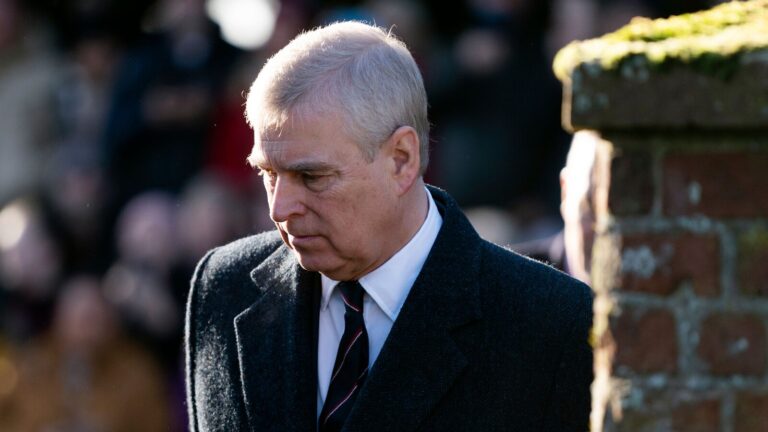 Víctima de Epstein acusa encuentro sexual con príncipe Andrés