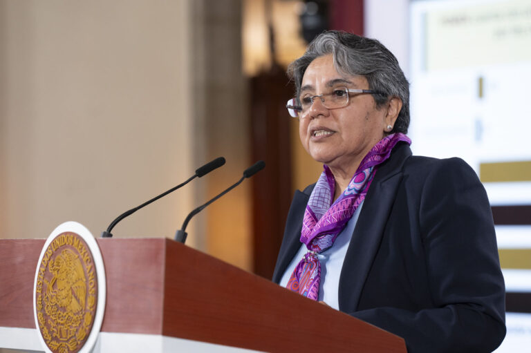 Gobierno propone tope a pensiones de ex funcionarios