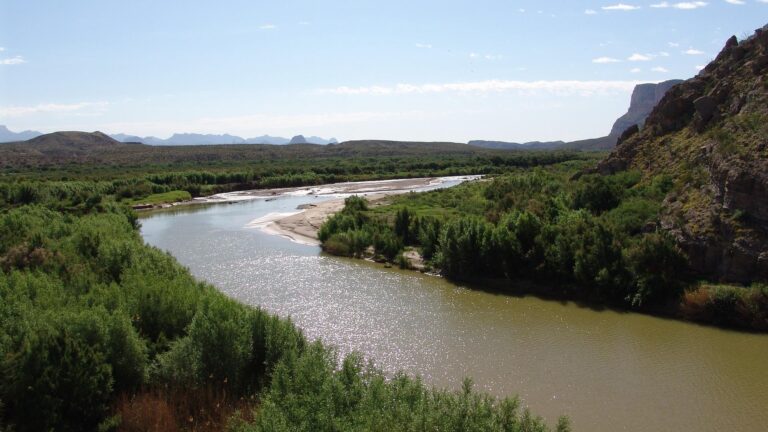 México y EU acuerdan plan hídrico en cuenca del río Bravo
