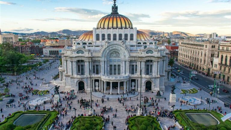Turismo en México rompe récords en 2025: Inegi